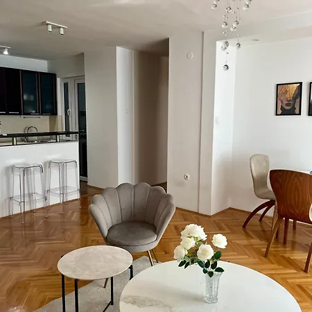 Ruby Luxury Apartment *